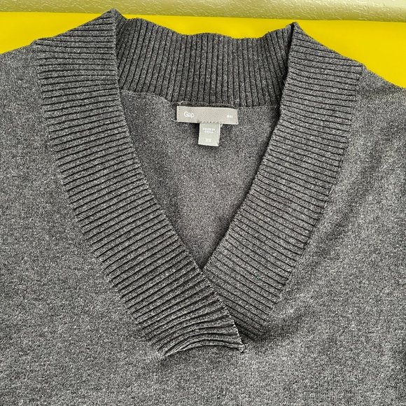 Gap V-neck Sweater, Charcoal Gray, Size XS - Picture 2 of 8